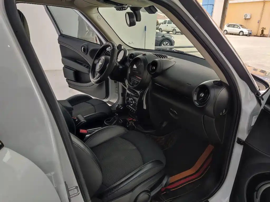 MINI COUNTRYMAN 1.6 T COOPER ALL4 Fun