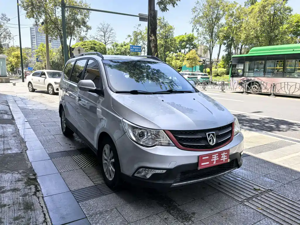 Baojun 730 1.5 L Manual Comfort 7-seat