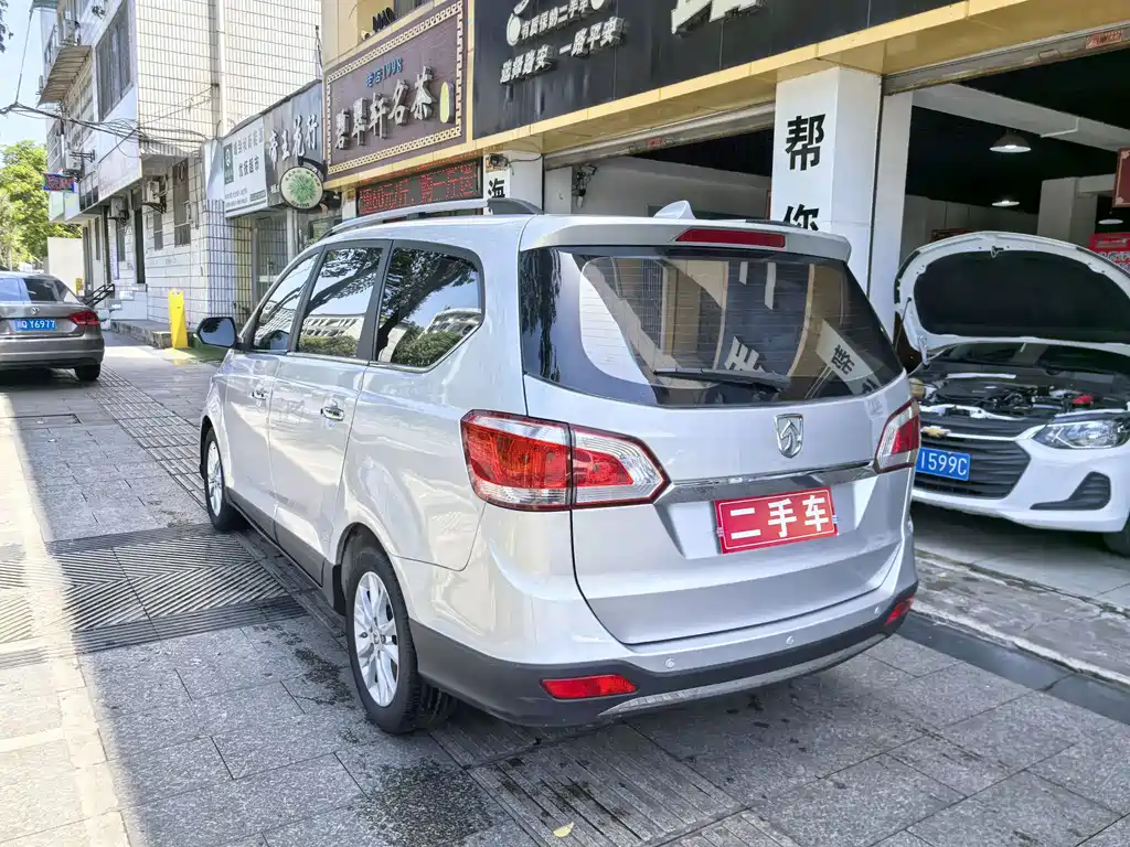 Baojun 730 1.5 L Manual Comfort 7-seat