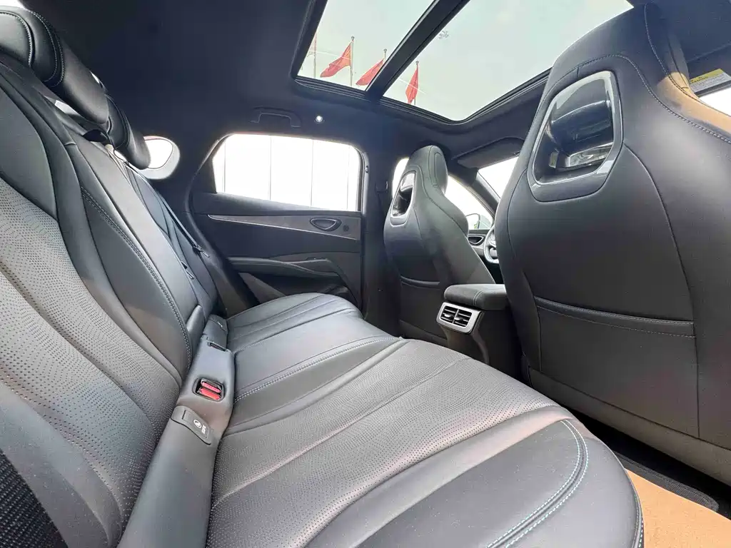 Seal 06 DM-i Smart Drive 120 KM Premium