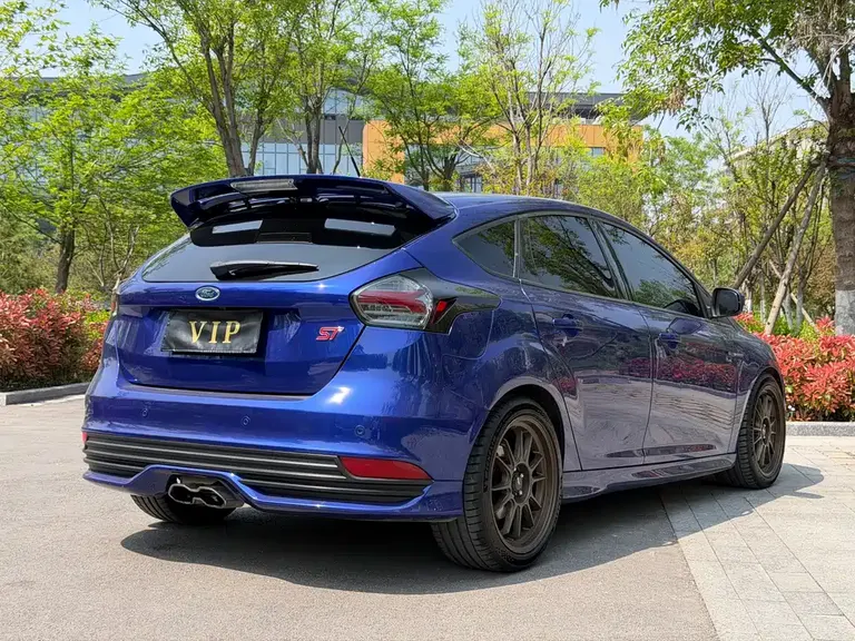 Ford Focus (Import) 2.0 T ST Standard