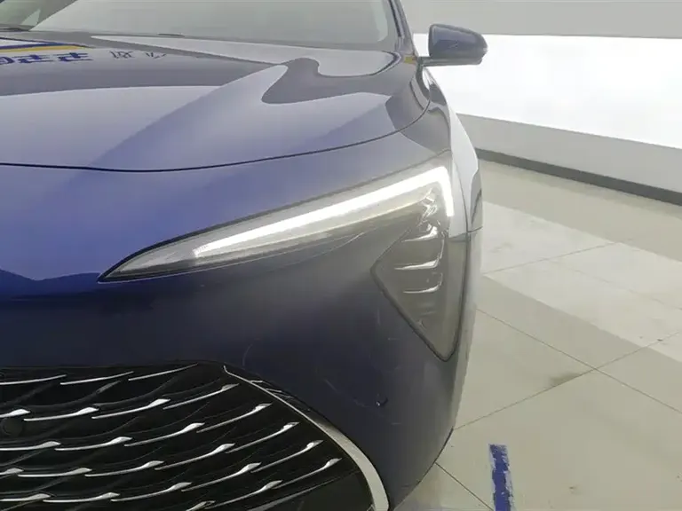 Buick LaCrosse Avenir