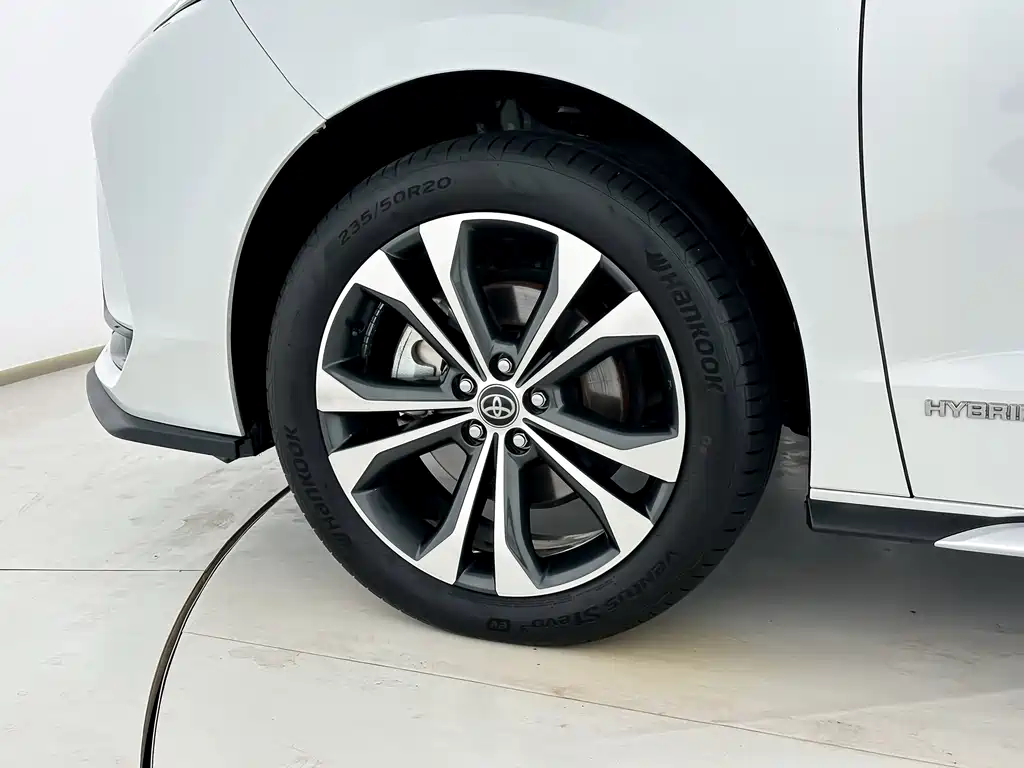 Granvia 2.5 L Hybrid Comfort