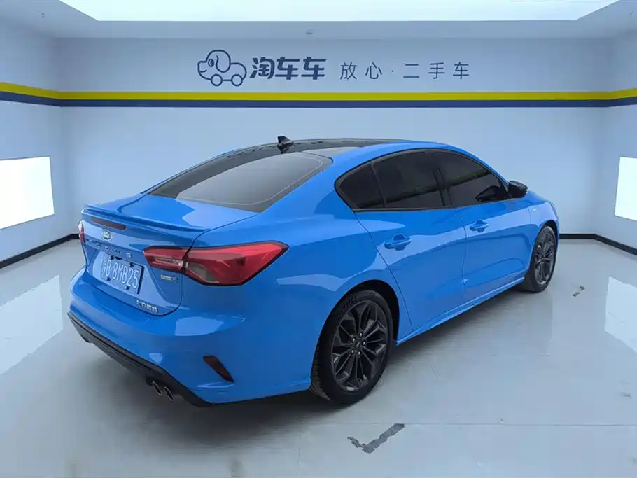 Focus Sedan EcoBoost 180 Auto ST Line
