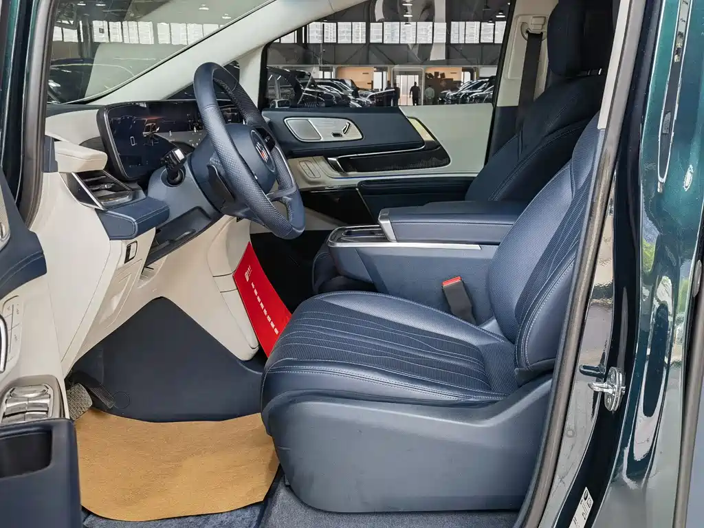 Century 2.0 T 4-seat Private