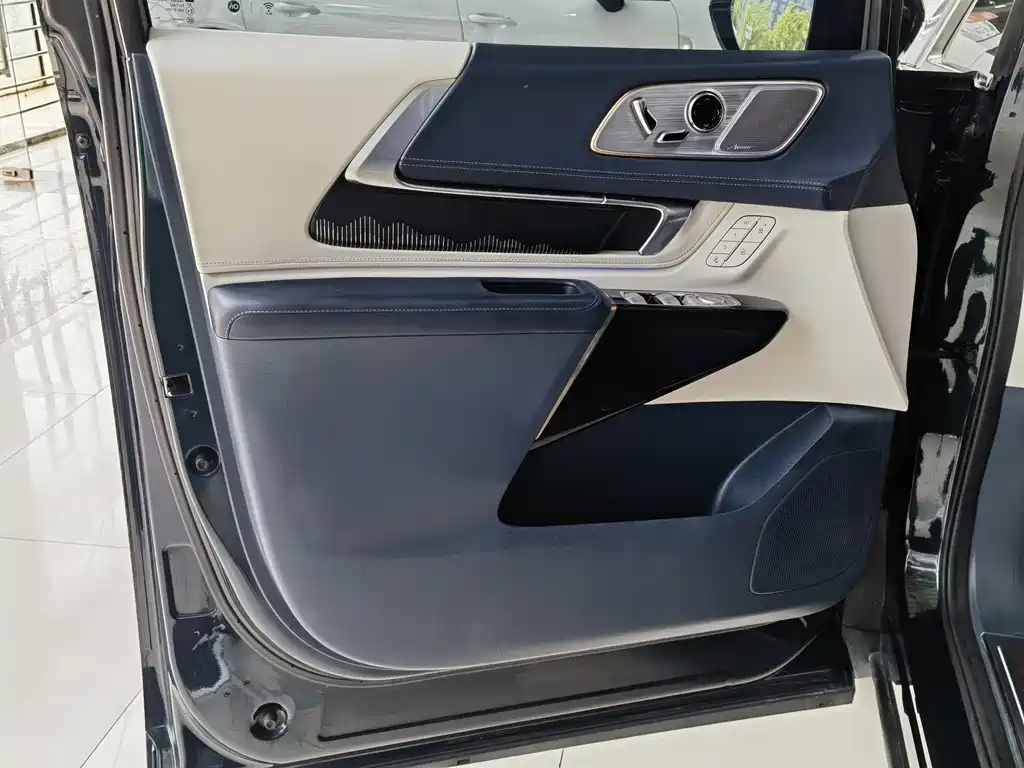 Century 2.0 T 4-seat Private