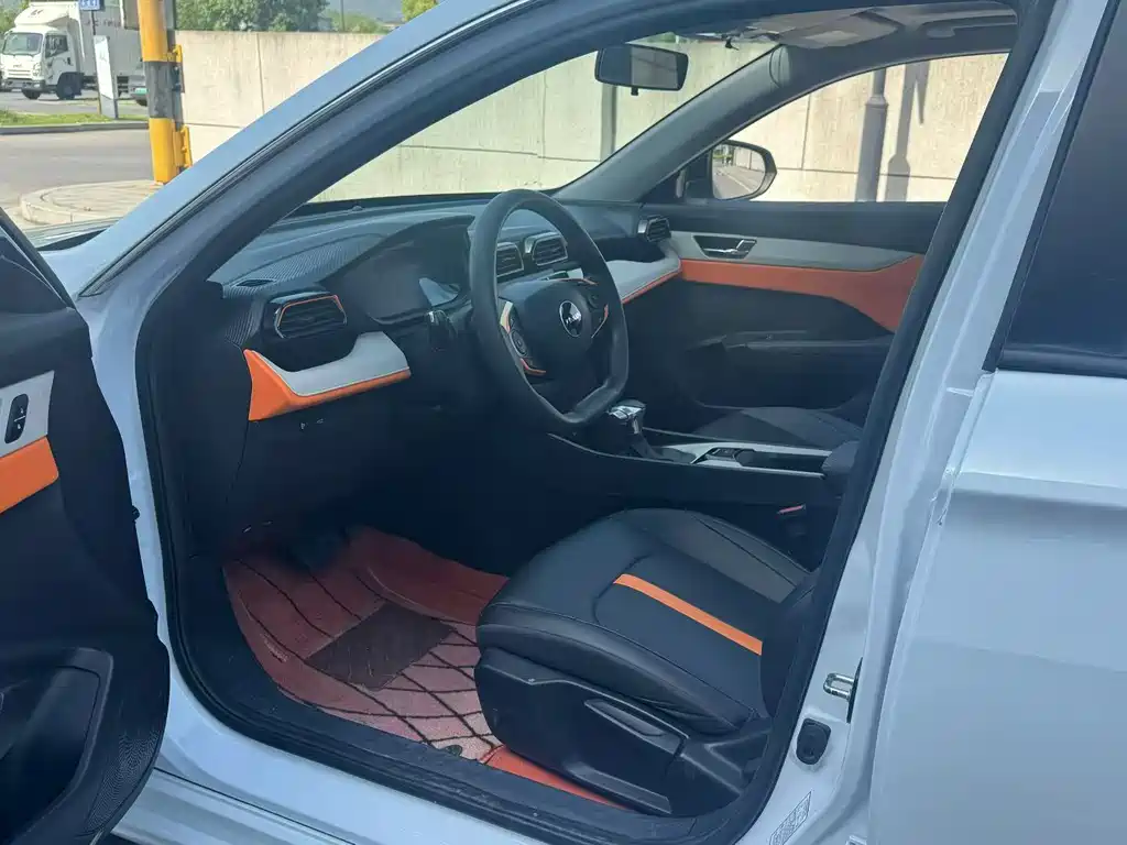 Yixuan 1.5 L Auto Glory