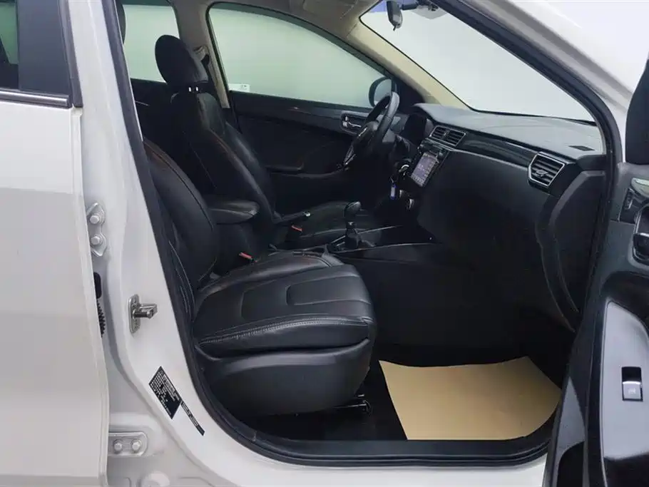Fengguang 580 1.8 L Manual Comfort
