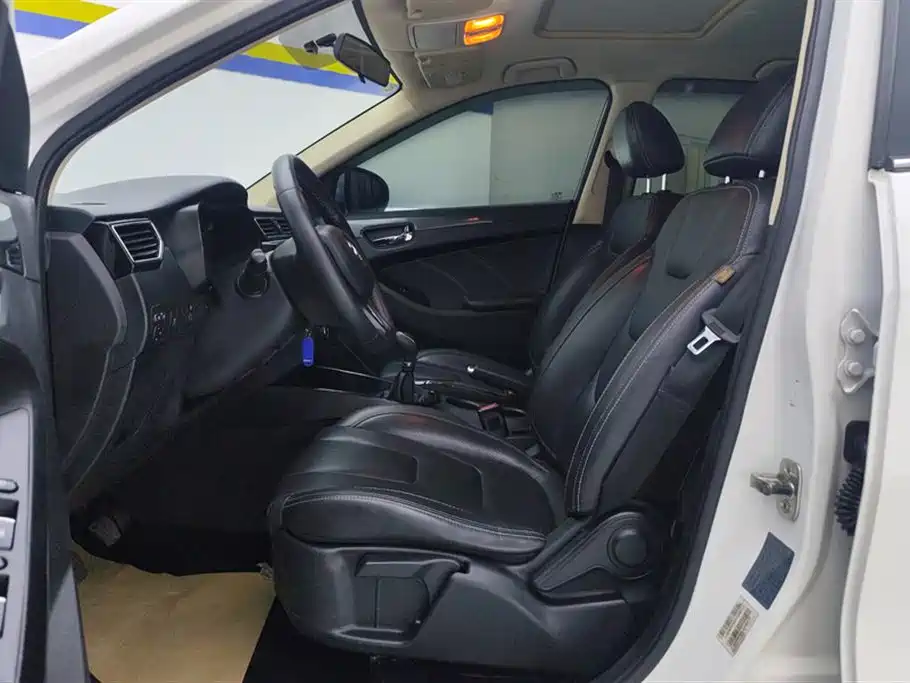 Fengguang 580 1.8 L Manual Comfort