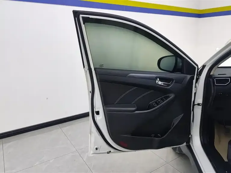 Dongfeng Fengguang 580 1.8 L Manual Comfort