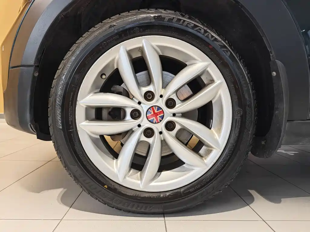 MINI COUNTRYMAN 1.6 L COOPER Fun