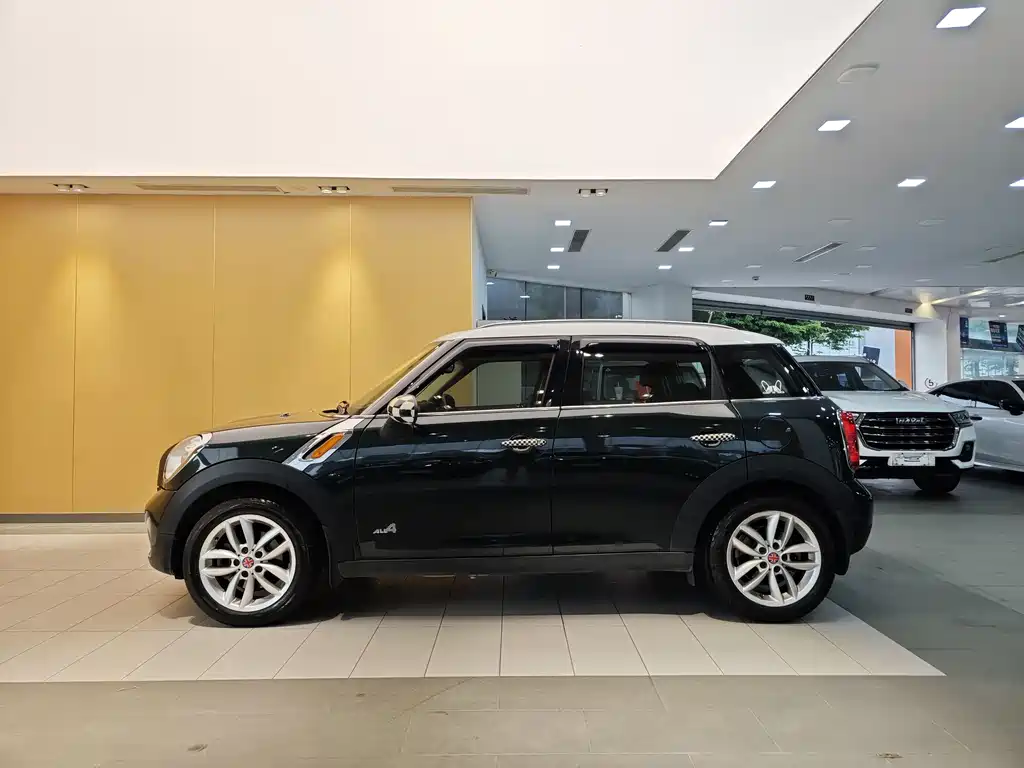 MINI COUNTRYMAN 1.6 L COOPER Fun
