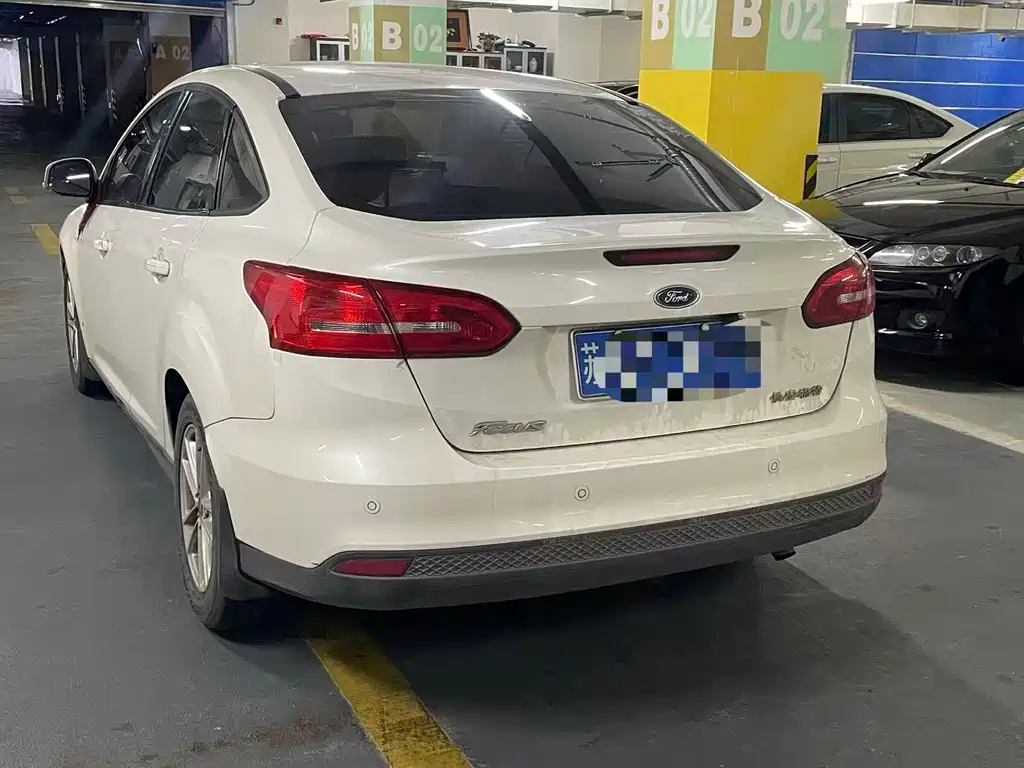 Focus Sedan 1.6 L Manual Style