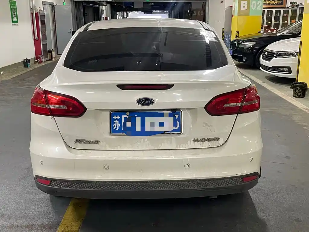 Focus Sedan 1.6 L Manual Style
