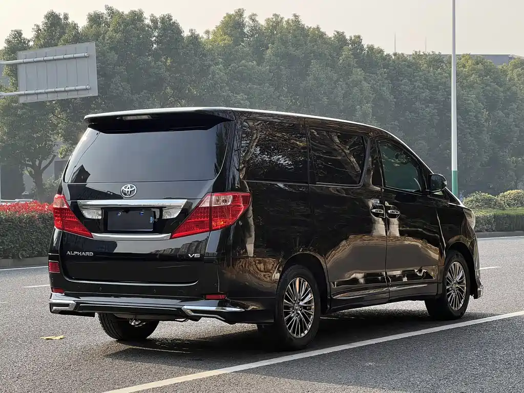 Alphard 3.5 L Luxury
