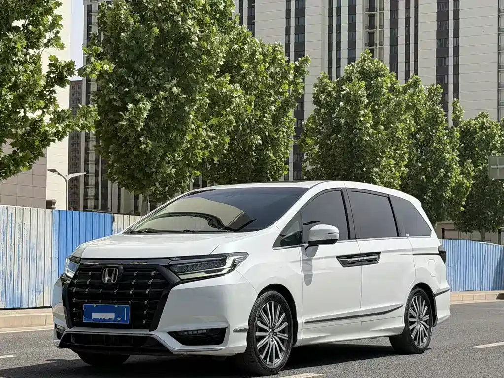 Elysion 2.0 L e:HEV Luxury