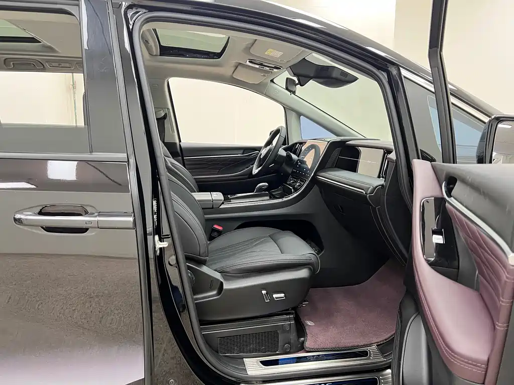 GAC Trumpchi M8 Master Series 400 T Distinguished
