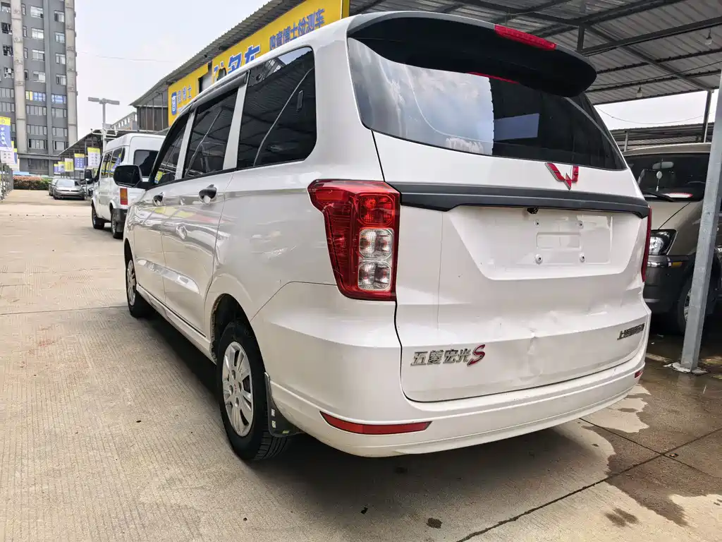 Wuling Hongguang Facelift 1.5 L S Basic Hydraulic Assist LAR