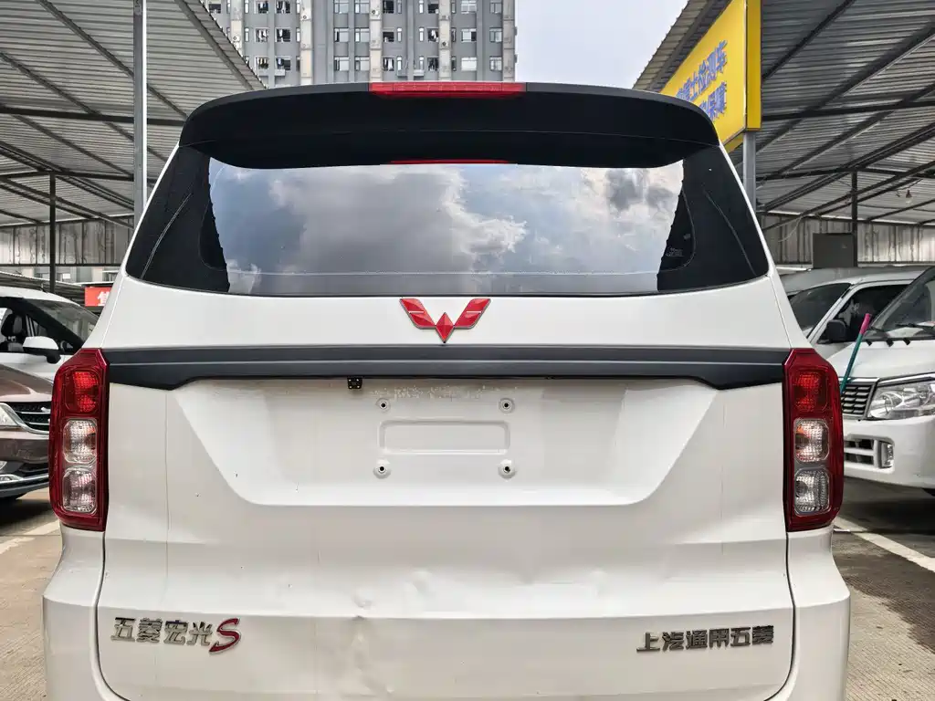 Wuling Hongguang Facelift 1.5 L S Basic Hydraulic Assist LAR
