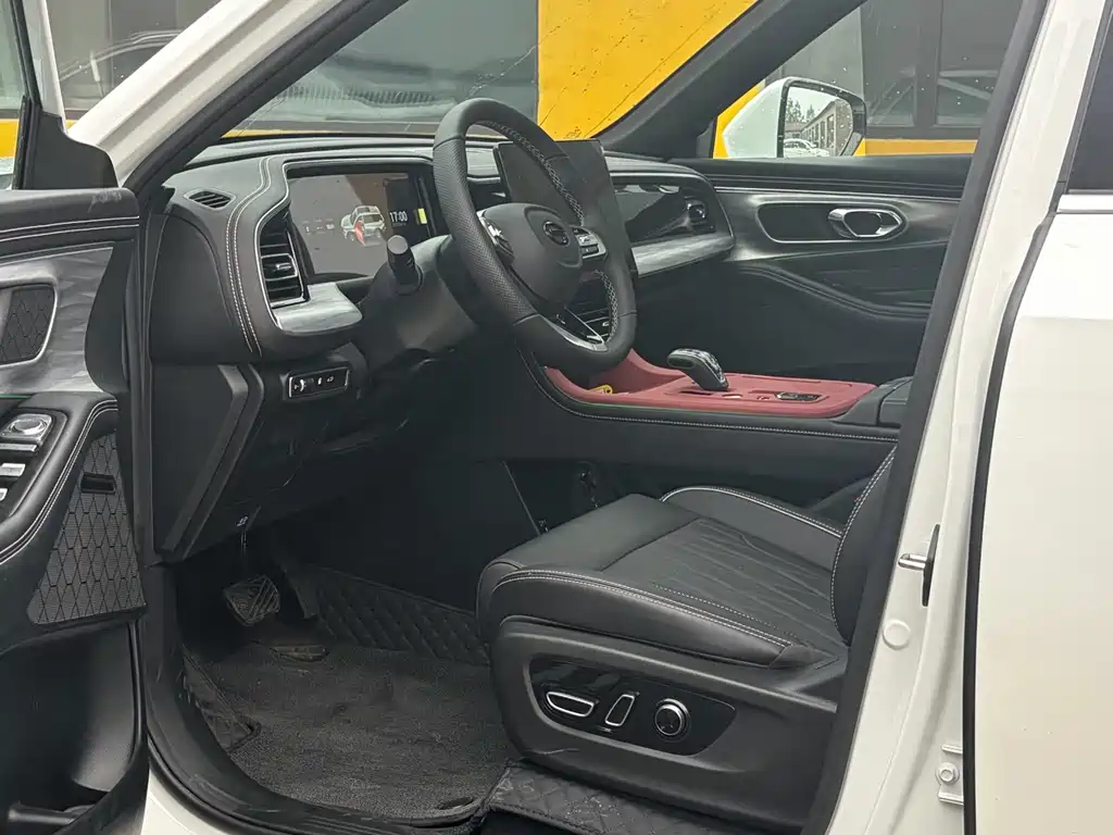 GAC Trumpchi GS8 Navigator Series 2.0 TGDI 2 WD Luxury 5-seat