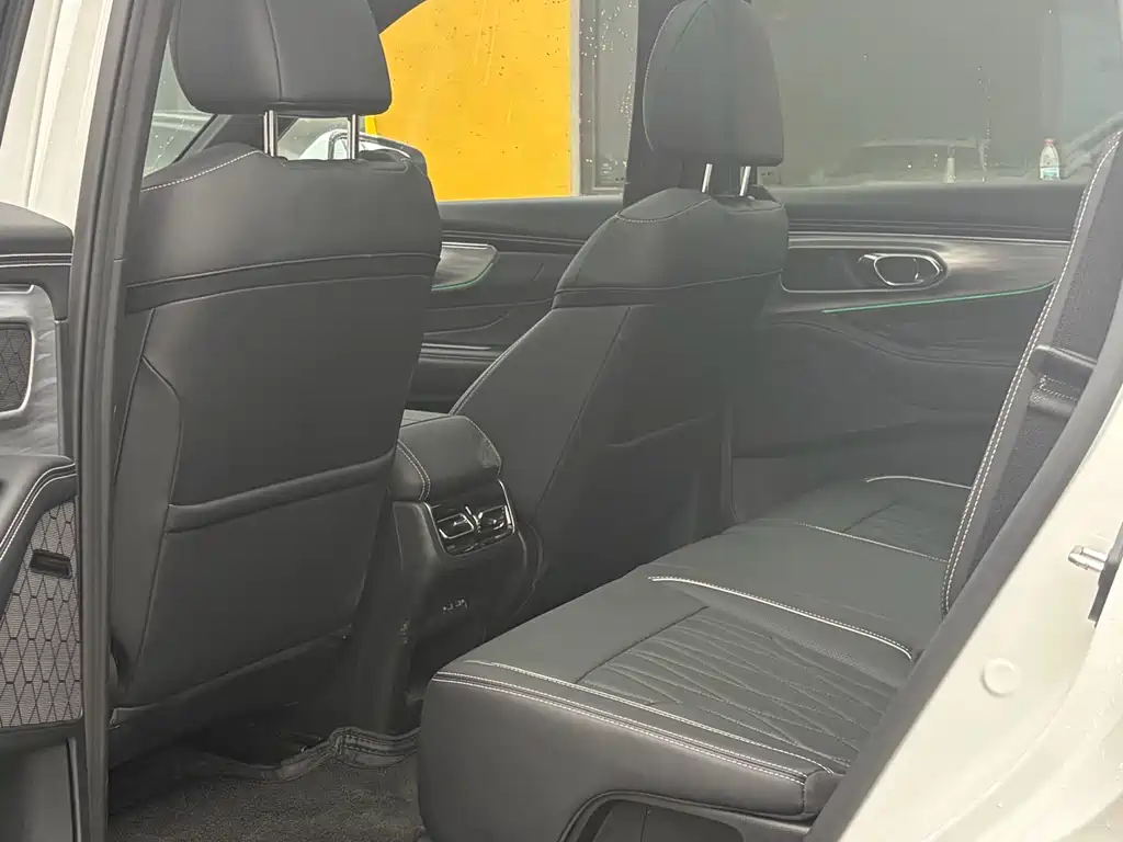 GAC Trumpchi GS8 Navigator Series 2.0 TGDI 2 WD Luxury 5-seat