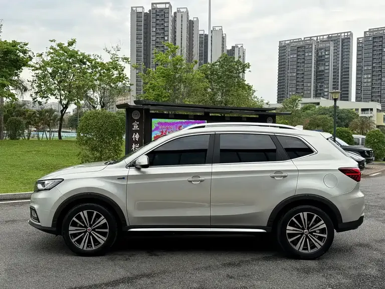 Roewe RX5 20 T Auto 4 G Connected Million