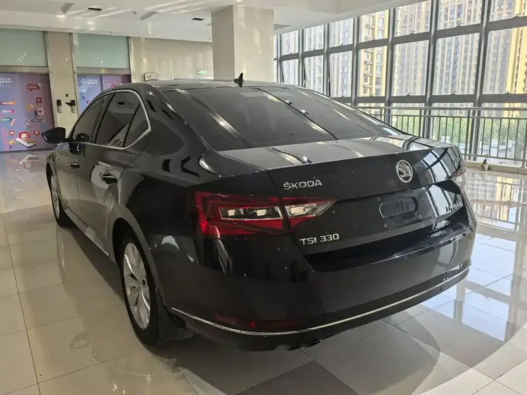 Skoda Superb TSI330 DSG Comfort CN-V
