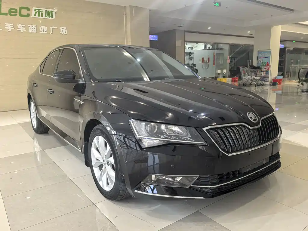 Superb TSI330 DSG Comfort CN-V