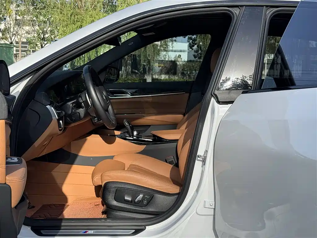 BMW 6 Series GT 630 i M Sport Premium Enjoyment Package