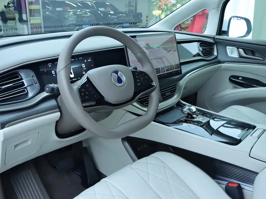 Denza D9 DM-i 970 4 WD Flagship