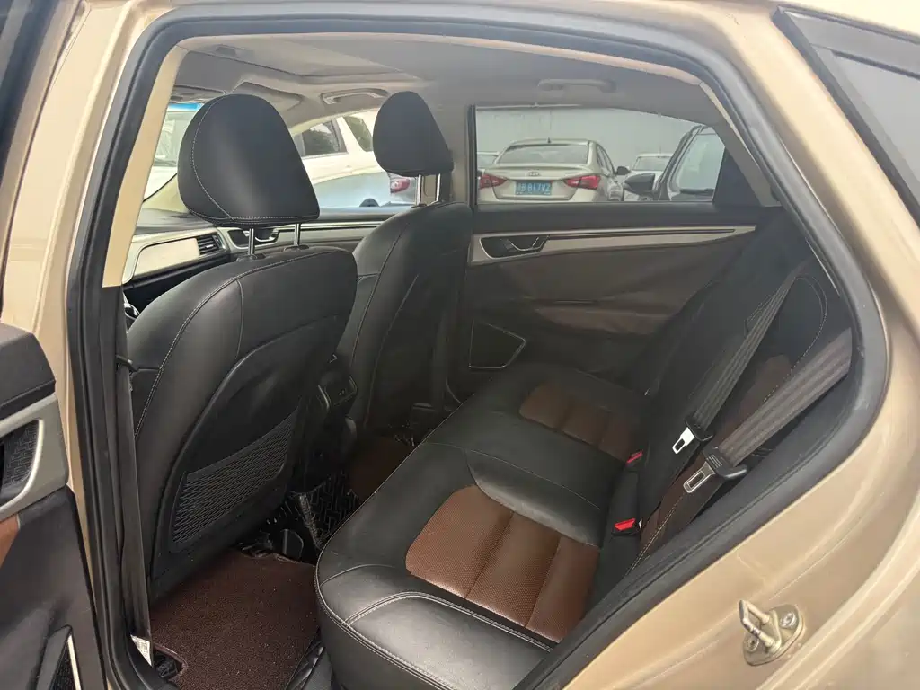 Emgrand GL 1.3 T DCT Distinguished