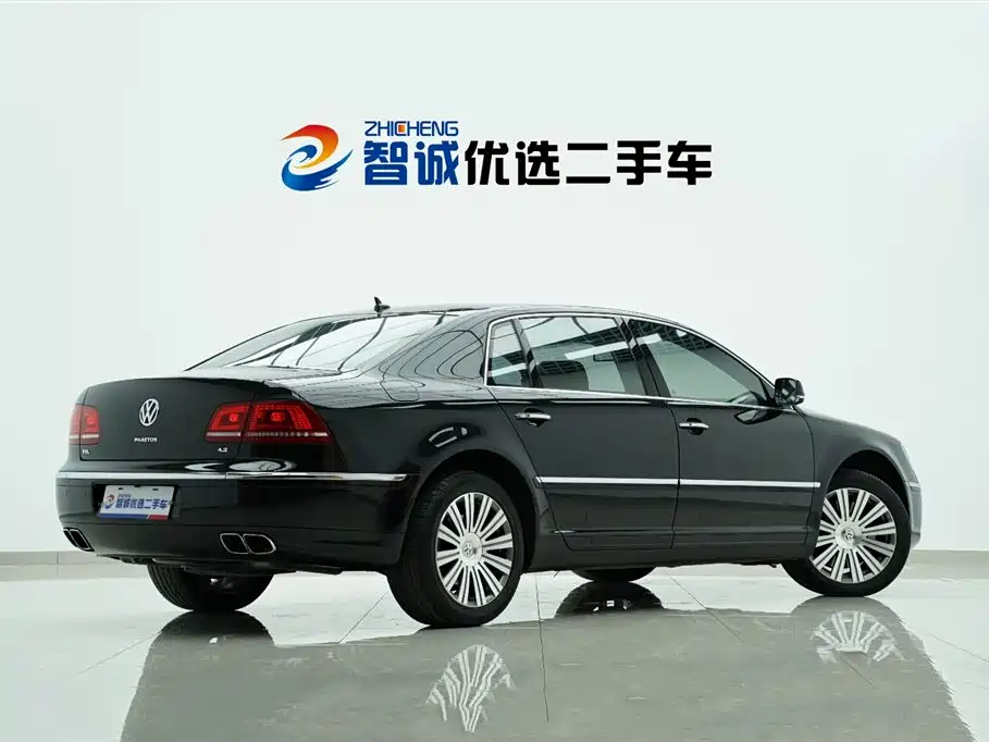 Phaeton 4.2 L V8 4-seat Extended Individual