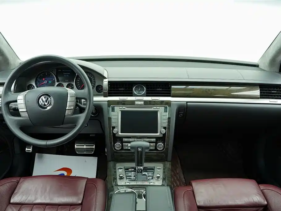 Phaeton 4.2 L V8 4-seat Extended Individual