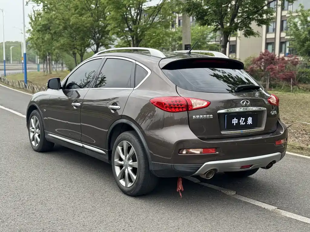 Infiniti QX50 2.5 L Joy