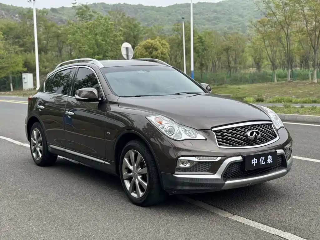 Infiniti QX50 2.5 L Joy