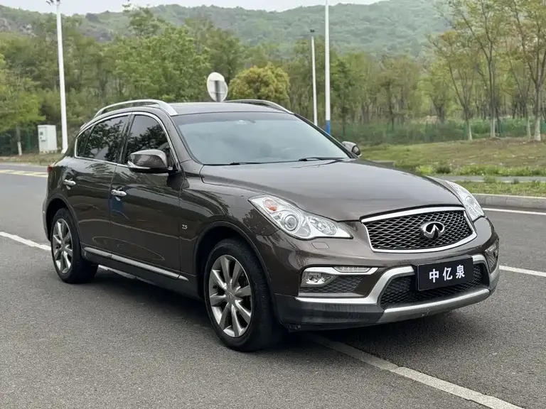 Infiniti QX50 2.5 L Joy