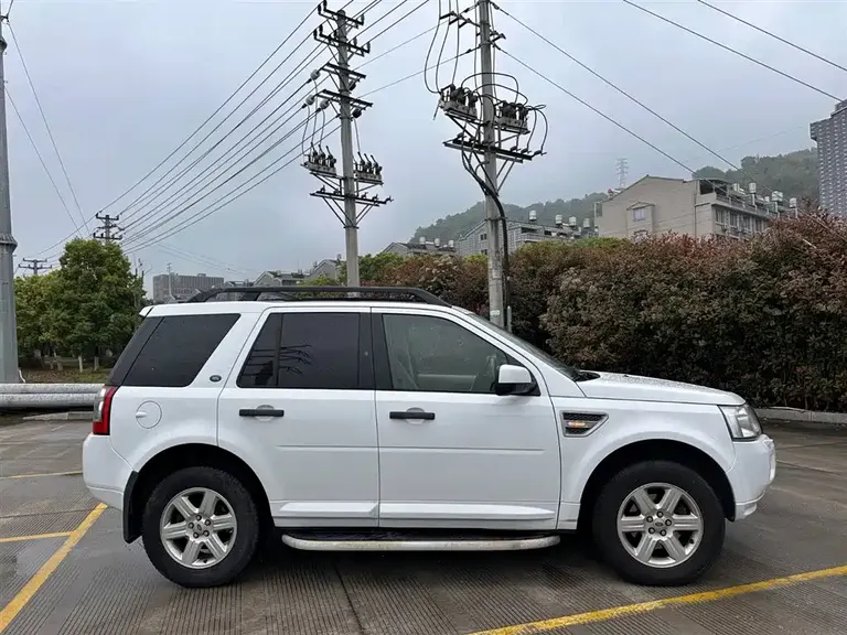 Land Rover Freelander 2 3.2 L i6 SE Gasoline