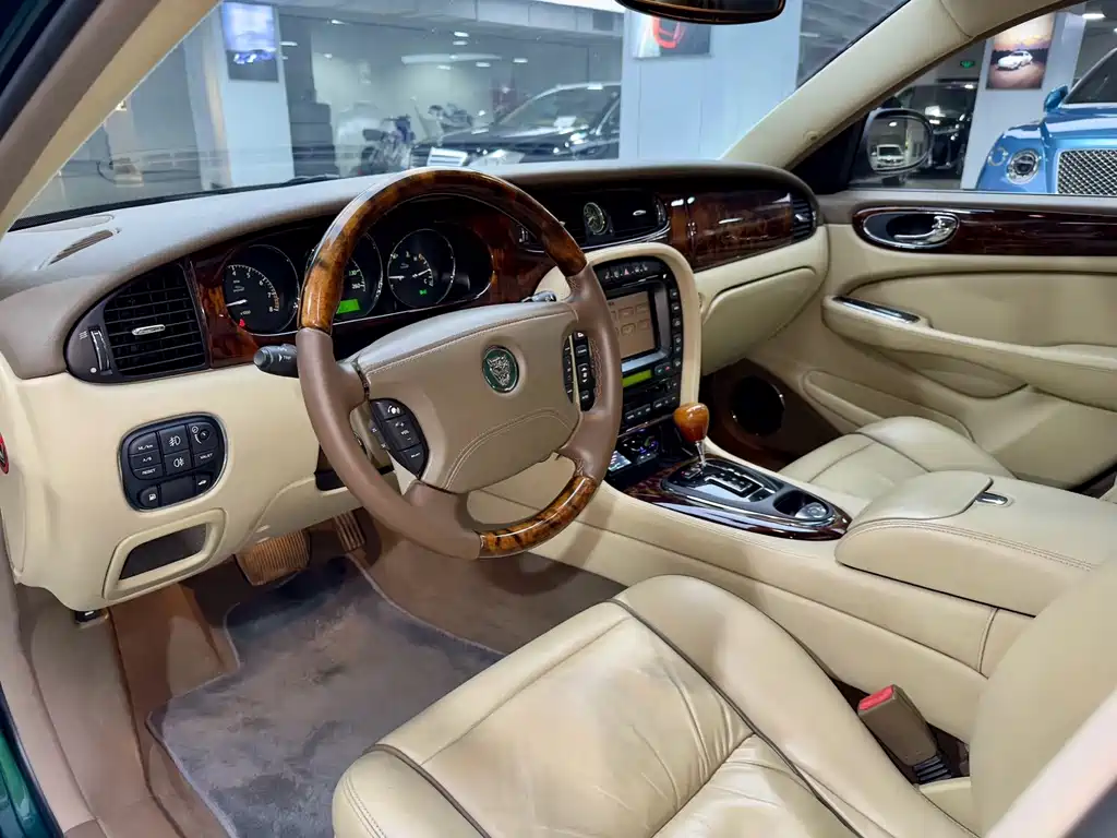 Jaguar XJ XJ8 L 4.2 Royal Extended