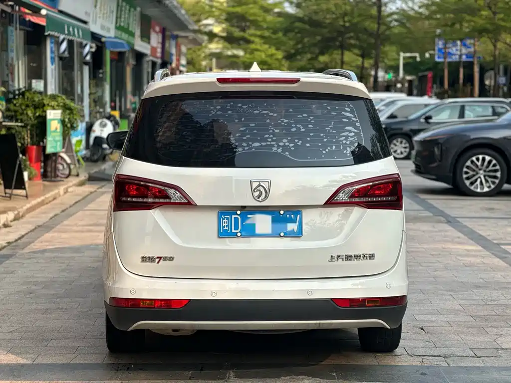Baojun 730 1.5 L Manual Fashion 7-seat
