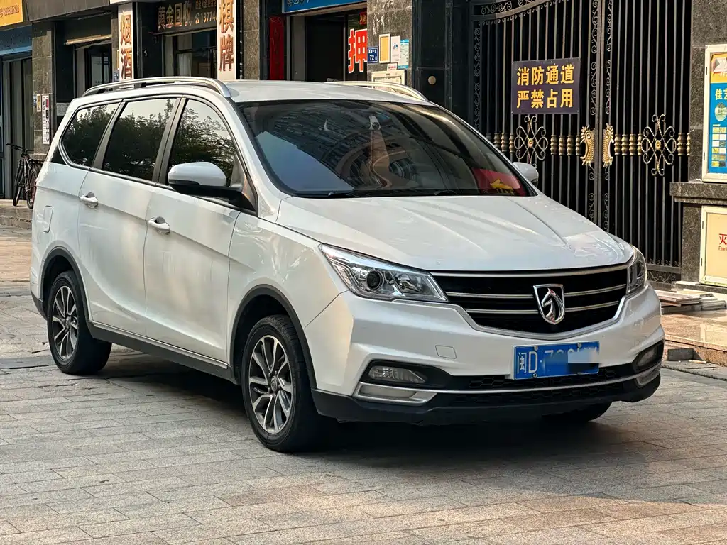 Baojun 730 1.5 L Manual Fashion 7-seat