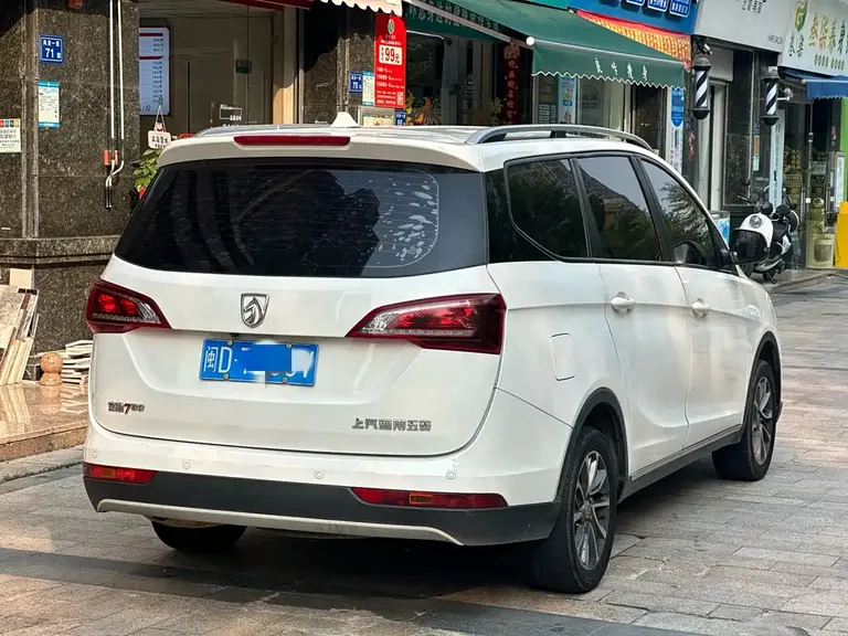 Baojun 730 1.5 L Manual Fashion 7-seat