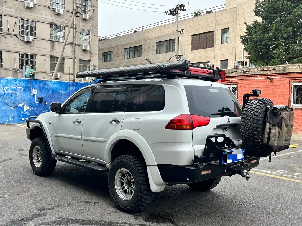 Pajero Sport 3.0 L Auto 4 WD Executive