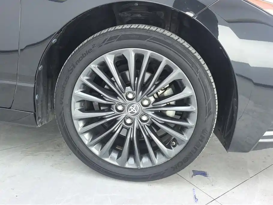 Avalon 2.0 L XLE Premium CN-VI