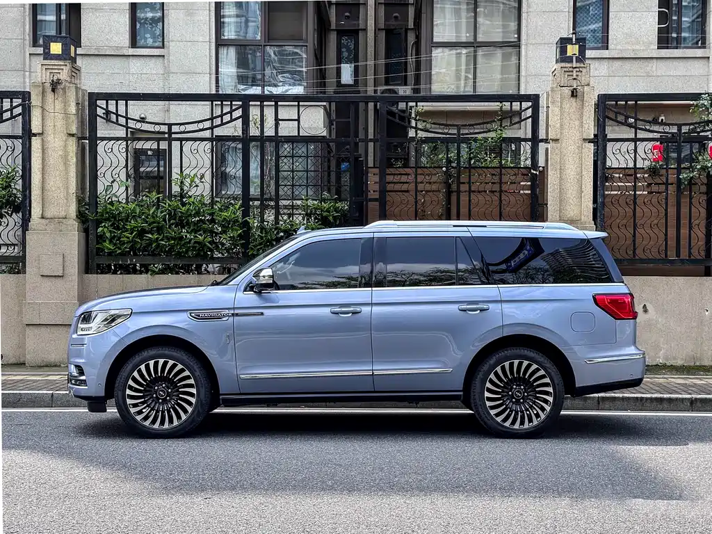 Navigator 3.5 T President Series