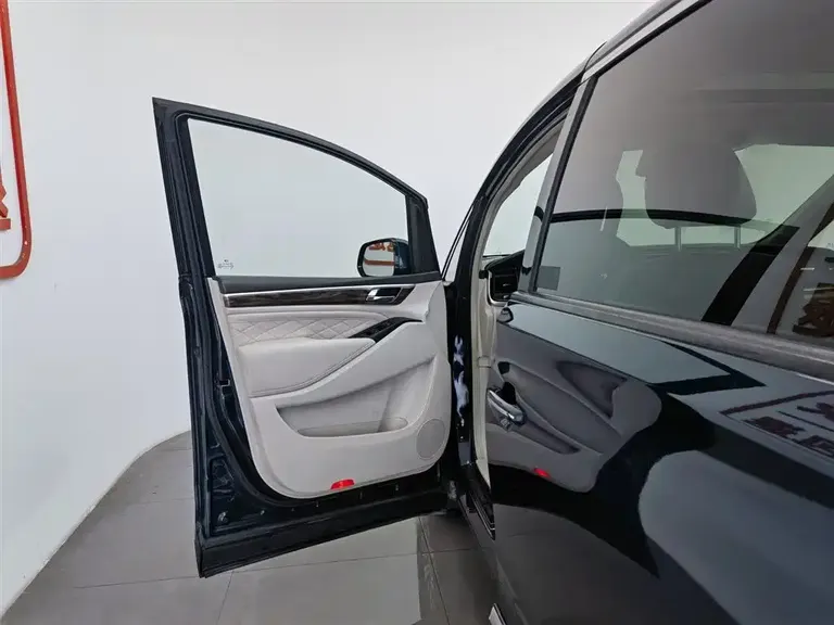 GAC Trumpchi M8 320 T Distinguished
