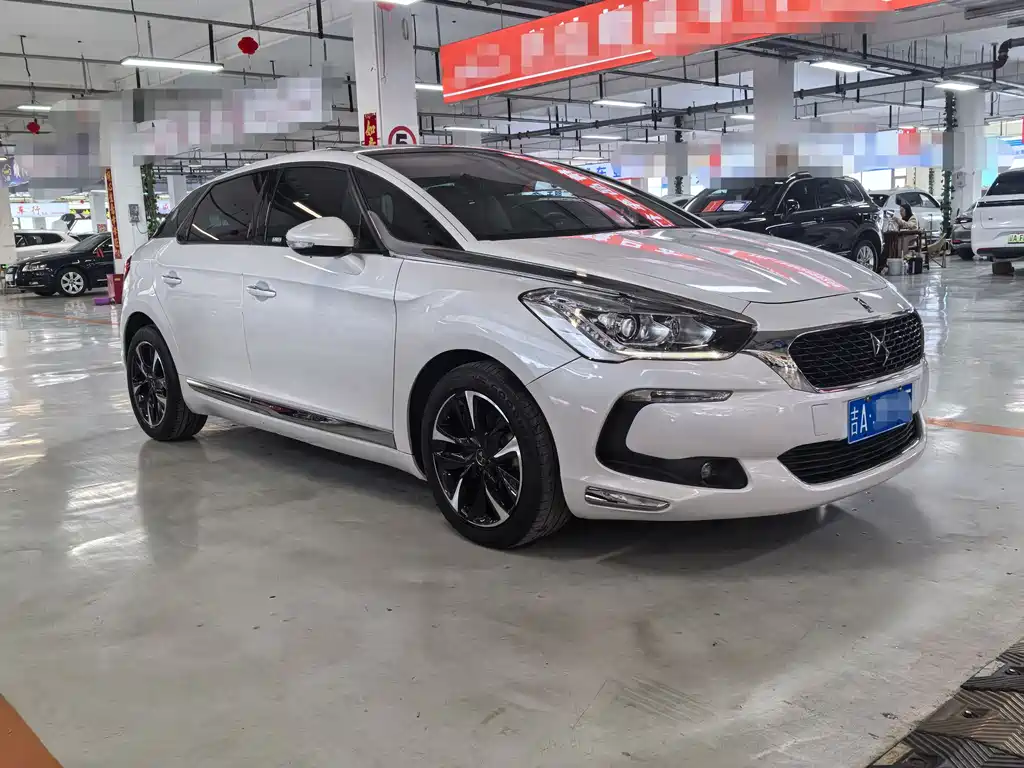 DS 5 1.6 T Luxury THP160