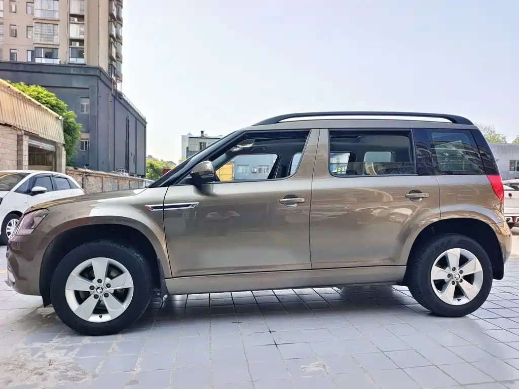 Yeti TSI280 DSG Forward