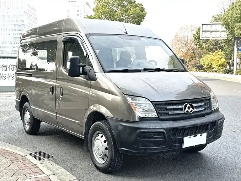 Maxus Xintu V80 2.5 T 5-speed Manual Aoyuntong CN-V SWB Mid Roof 5 6 10-seat