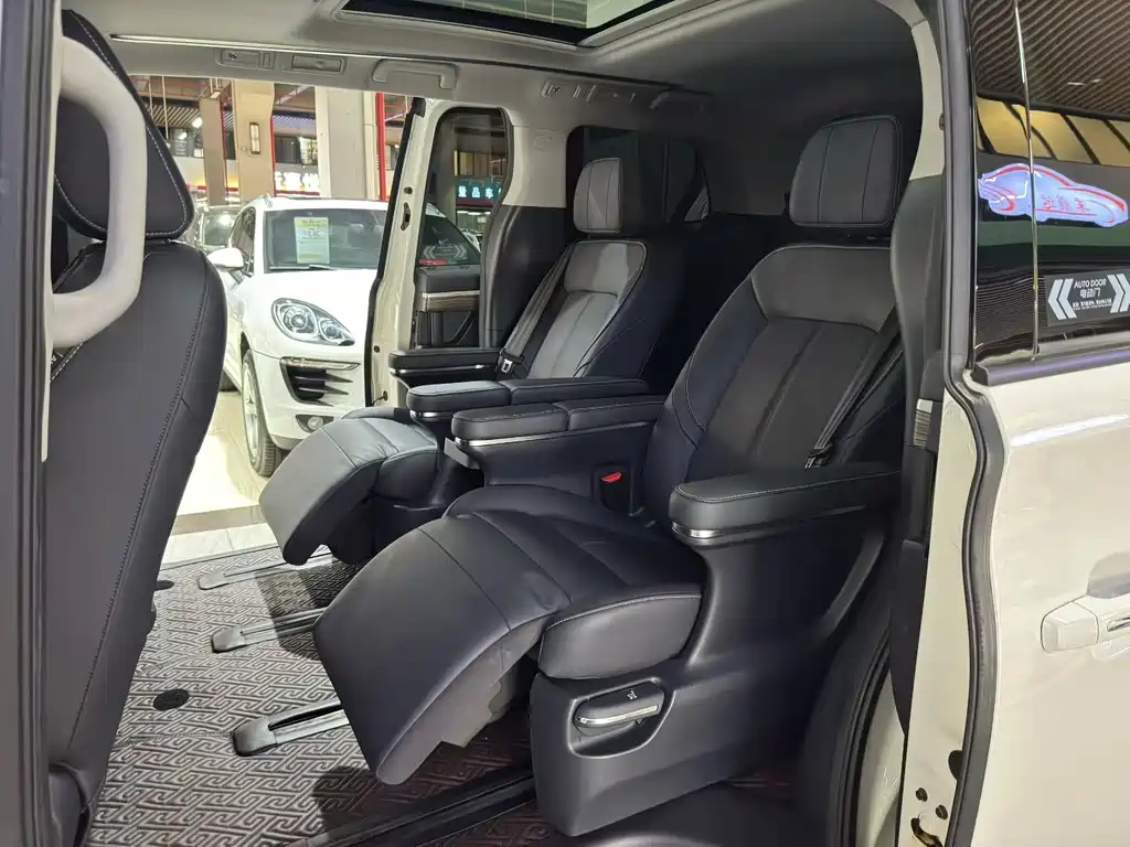 GAC Trumpchi M8 Master Series 390 T Supreme