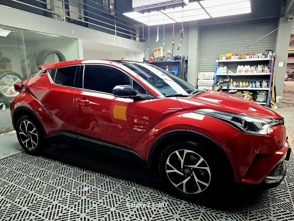 Toyota C-HR 2.0 L Leading CN-V